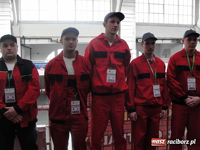 Zdjęcie w galerii na portalu naszraciborz.pl: Raciborska Budowlanka drugą szkołą w Polsce w Turnieju Złota Kielnia wiadomości z regionu