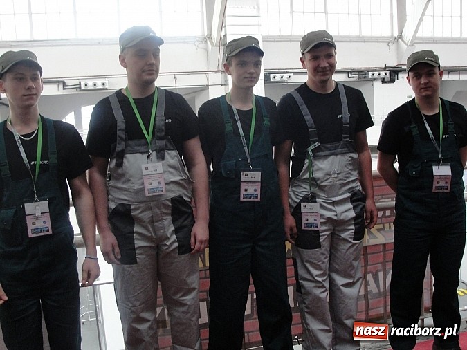 Zdjęcie w galerii na portalu naszraciborz.pl: Raciborska Budowlanka drugą szkołą w Polsce w Turnieju Złota Kielnia wiadomości z regionu