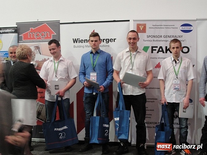 Zdjęcie w galerii na portalu naszraciborz.pl: Raciborska Budowlanka drugą szkołą w Polsce w Turnieju Złota Kielnia wiadomości z regionu