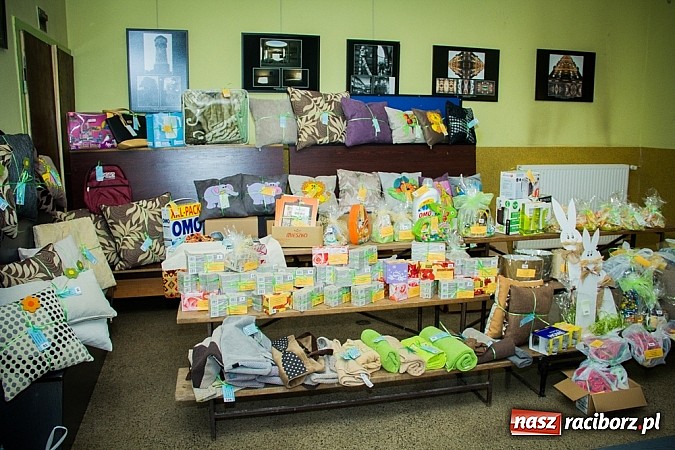 Zdjęcie w galerii na portalu naszraciborz.pl: Kiermasz świąteczny w MOK Krzanowice wiadomości z regionu