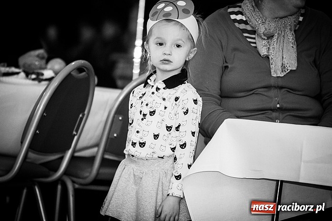 Zdjęcie w galerii na portalu naszraciborz.pl: Kiermasz świąteczny w MOK Krzanowice wiadomości z regionu