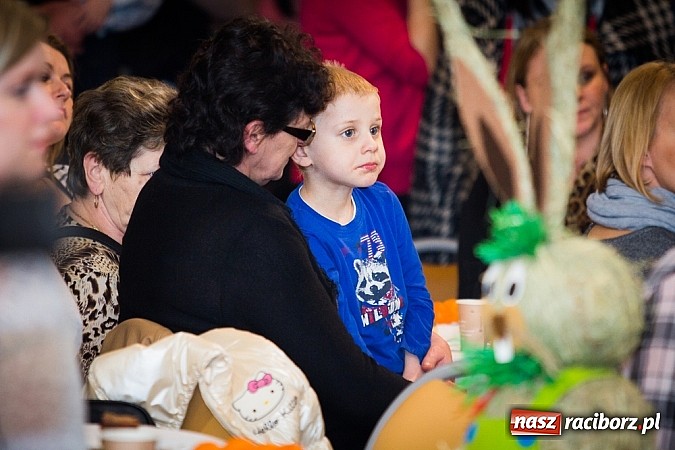 Zdjęcie w galerii na portalu naszraciborz.pl: Kiermasz świąteczny w MOK Krzanowice wiadomości z regionu