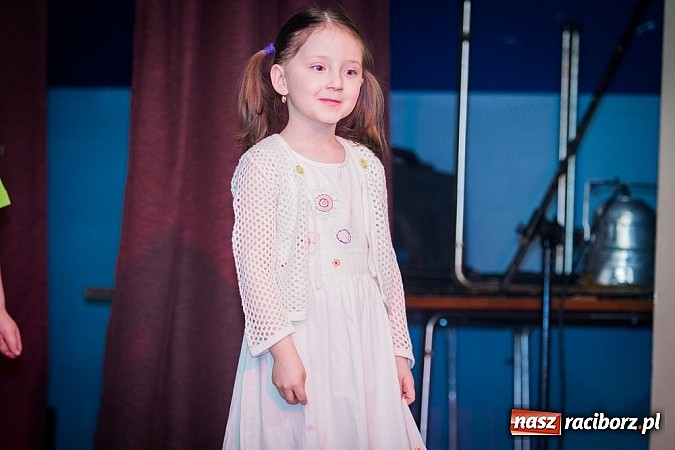 Zdjęcie w galerii na portalu naszraciborz.pl: Kiermasz świąteczny w MOK Krzanowice wiadomości z regionu