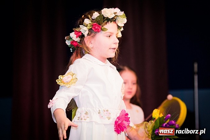 Zdjęcie w galerii na portalu naszraciborz.pl: Kiermasz świąteczny w MOK Krzanowice wiadomości z regionu