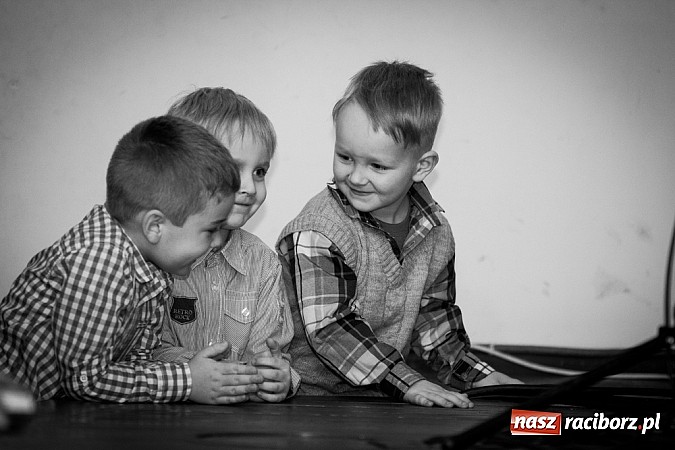 Zdjęcie w galerii na portalu naszraciborz.pl: Kiermasz świąteczny w MOK Krzanowice wiadomości z regionu