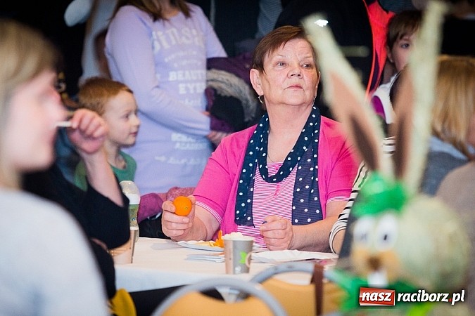 Zdjęcie w galerii na portalu naszraciborz.pl: Kiermasz świąteczny w MOK Krzanowice wiadomości z regionu