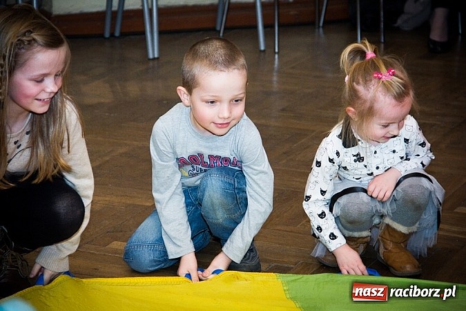 Zdjęcie w galerii na portalu naszraciborz.pl: Kiermasz świąteczny w MOK Krzanowice wiadomości z regionu