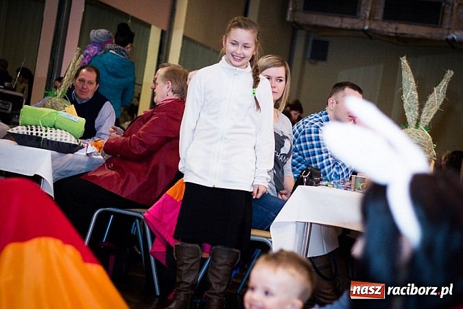 Zdjęcie w galerii na portalu naszraciborz.pl: Kiermasz świąteczny w MOK Krzanowice wiadomości z regionu