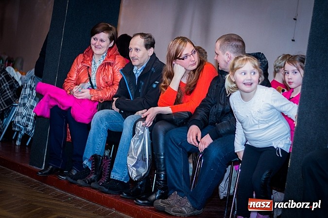 Zdjęcie w galerii na portalu naszraciborz.pl: Kiermasz świąteczny w MOK Krzanowice wiadomości z regionu