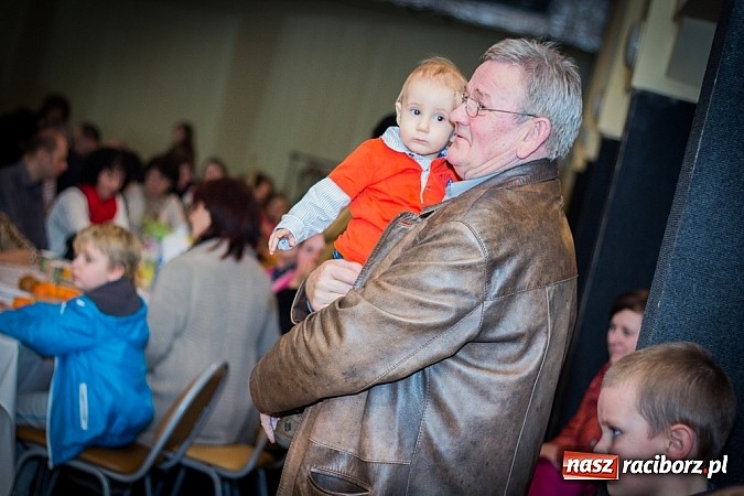 Zdjęcie w galerii na portalu naszraciborz.pl: Kiermasz świąteczny w MOK Krzanowice wiadomości z regionu