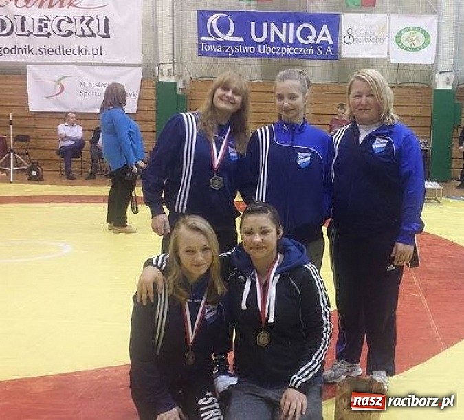 Zdjęcie w galerii na portalu naszraciborz.pl: Sukcesy zapaśniczek MKZ Unia Racibórz wiadomości z regionu