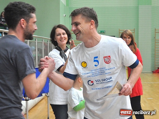 Zdjęcie w galerii na portalu naszraciborz.pl: Turniej zakładów pracy za nami. W finale Rafako lepsze od SGL wiadomości z regionu