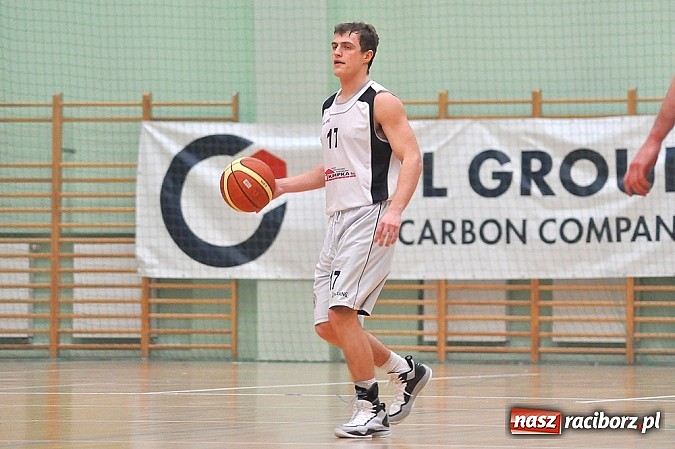 Zdjęcie w galerii na portalu naszraciborz.pl: Koszykówka: Minimalna przegrana Ofensywy wiadomości z regionu