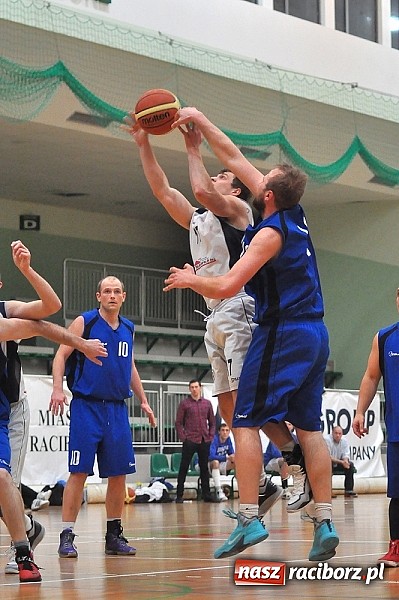 Zdjęcie w galerii na portalu naszraciborz.pl: Koszykówka: Minimalna przegrana Ofensywy wiadomości z regionu