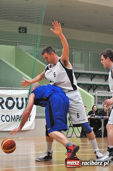 Zdjęcie w galerii na portalu naszraciborz.pl: Koszykówka: Minimalna przegrana Ofensywy wiadomości z regionu