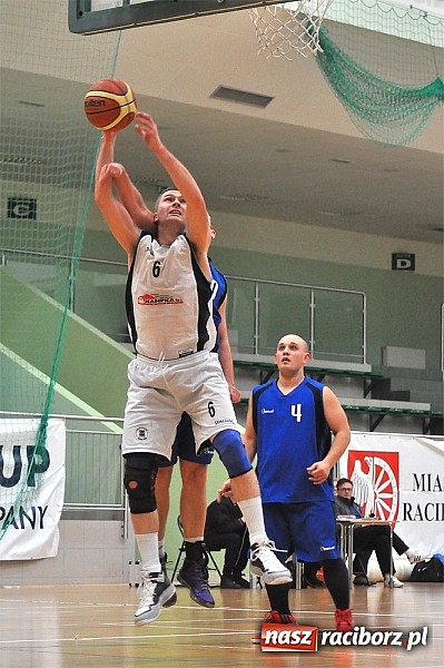 Zdjęcie w galerii na portalu naszraciborz.pl: Koszykówka: Minimalna przegrana Ofensywy wiadomości z regionu