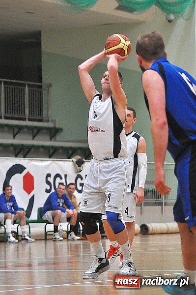 Zdjęcie w galerii na portalu naszraciborz.pl: Koszykówka: Minimalna przegrana Ofensywy wiadomości z regionu
