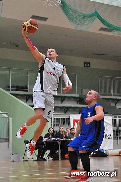 Zdjęcie w galerii na portalu naszraciborz.pl: Koszykówka: Minimalna przegrana Ofensywy wiadomości z regionu