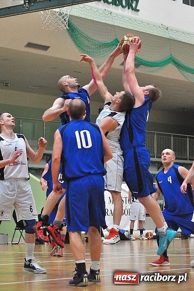 Zdjęcie w galerii na portalu naszraciborz.pl: Koszykówka: Minimalna przegrana Ofensywy wiadomości z regionu