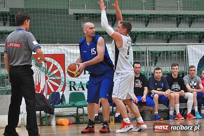 Zdjęcie w galerii na portalu naszraciborz.pl: Koszykówka: Minimalna przegrana Ofensywy wiadomości z regionu