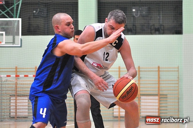 Zdjęcie w galerii na portalu naszraciborz.pl: Koszykówka: Minimalna przegrana Ofensywy wiadomości z regionu
