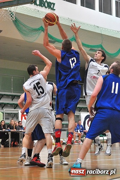 Zdjęcie w galerii na portalu naszraciborz.pl: Koszykówka: Minimalna przegrana Ofensywy wiadomości z regionu