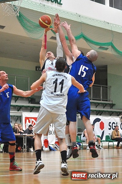 Zdjęcie w galerii na portalu naszraciborz.pl: Koszykówka: Minimalna przegrana Ofensywy wiadomości z regionu