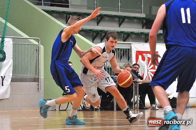 Zdjęcie w galerii na portalu naszraciborz.pl: Koszykówka: Minimalna przegrana Ofensywy wiadomości z regionu