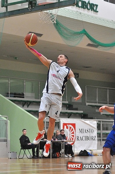 Zdjęcie w galerii na portalu naszraciborz.pl: Koszykówka: Minimalna przegrana Ofensywy wiadomości z regionu