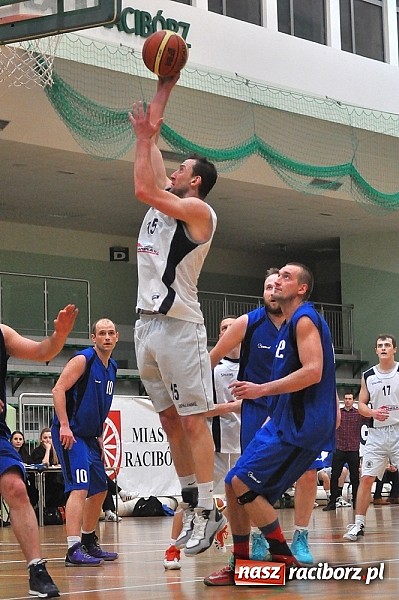 Zdjęcie w galerii na portalu naszraciborz.pl: Koszykówka: Minimalna przegrana Ofensywy wiadomości z regionu