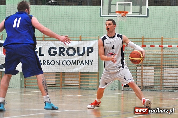 Zdjęcie w galerii na portalu naszraciborz.pl: Koszykówka: Minimalna przegrana Ofensywy wiadomości z regionu