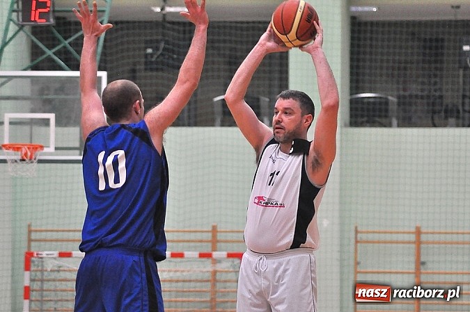 Zdjęcie w galerii na portalu naszraciborz.pl: Koszykówka: Minimalna przegrana Ofensywy wiadomości z regionu