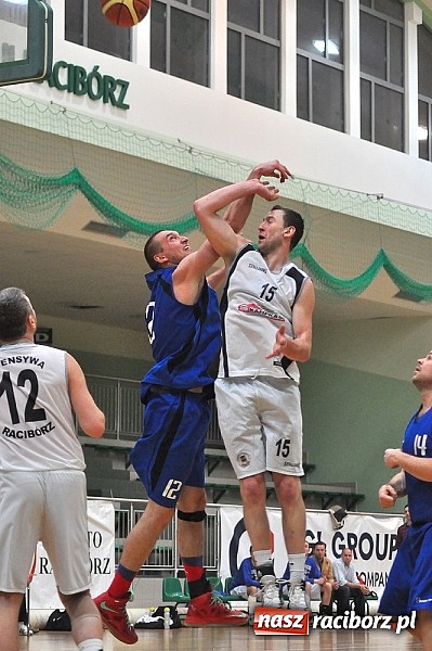 Zdjęcie w galerii na portalu naszraciborz.pl: Koszykówka: Minimalna przegrana Ofensywy wiadomości z regionu