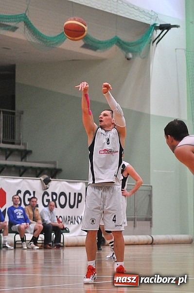 Zdjęcie w galerii na portalu naszraciborz.pl: Koszykówka: Minimalna przegrana Ofensywy wiadomości z regionu