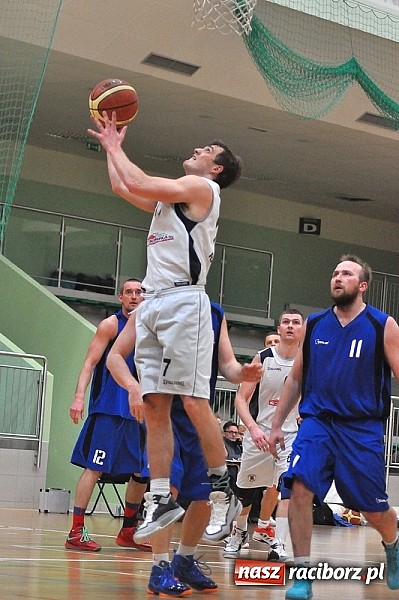 Zdjęcie w galerii na portalu naszraciborz.pl: Koszykówka: Minimalna przegrana Ofensywy wiadomości z regionu