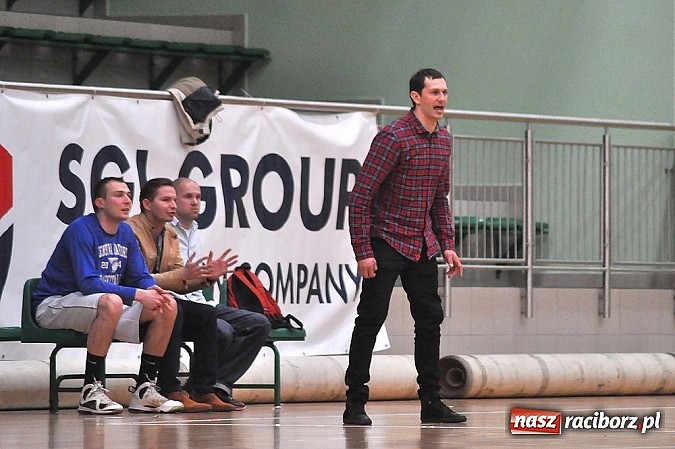 Zdjęcie w galerii na portalu naszraciborz.pl: Koszykówka: Minimalna przegrana Ofensywy wiadomości z regionu