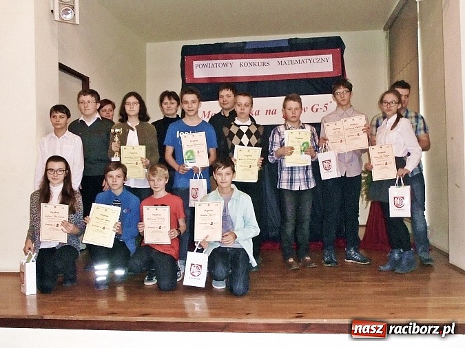 Zdjęcie w galerii na portalu naszraciborz.pl: Matematyka na 5 w Gimnazjum nr 5. SP 13 najlepsza! wiadomości z regionu