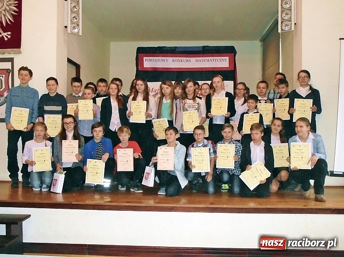 Zdjęcie w galerii na portalu naszraciborz.pl: Matematyka na 5 w Gimnazjum nr 5. SP 13 najlepsza! wiadomości z regionu
