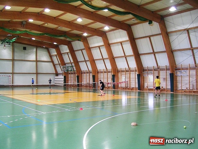 Zdjęcie w galerii na portalu naszraciborz.pl: Rozgrywki tenisa z okazji Dnia Kobiet  wiadomości z regionu