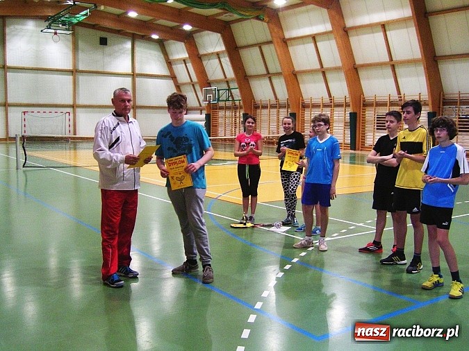 Zdjęcie w galerii na portalu naszraciborz.pl: Rozgrywki tenisa z okazji Dnia Kobiet  wiadomości z regionu