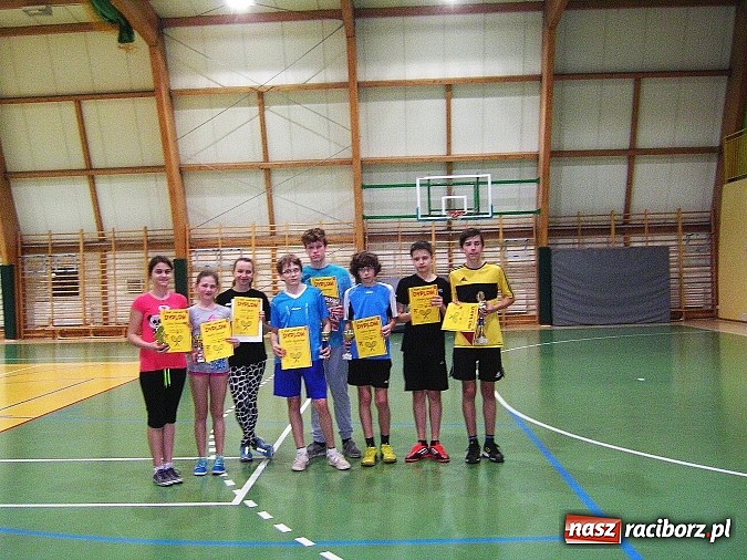 Zdjęcie w galerii na portalu naszraciborz.pl: Rozgrywki tenisa z okazji Dnia Kobiet  wiadomości z regionu