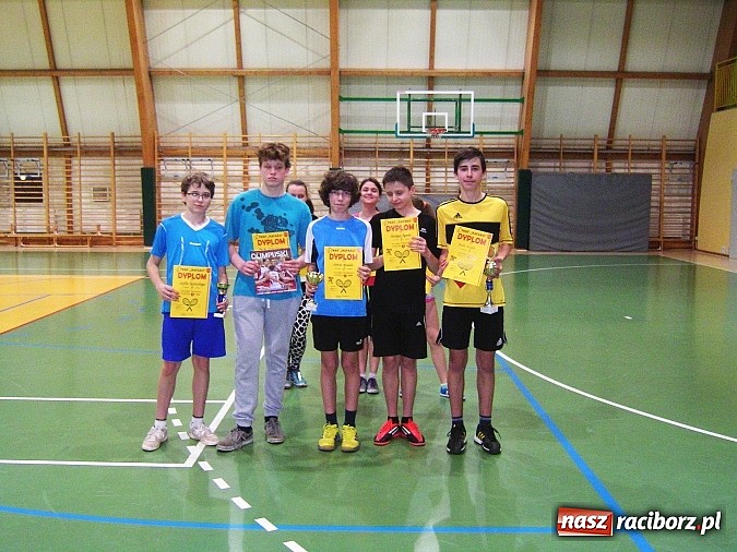 Zdjęcie w galerii na portalu naszraciborz.pl: Rozgrywki tenisa z okazji Dnia Kobiet  wiadomości z regionu