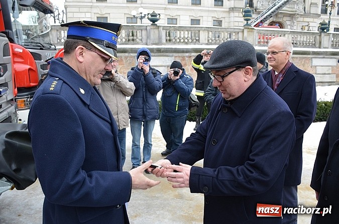 Zdjęcie w galerii na portalu naszraciborz.pl: Straż pożarna ma nowe wozy wiadomości z regionu