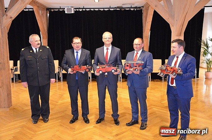 Zdjęcie w galerii na portalu naszraciborz.pl: Straż pożarna ma nowe wozy wiadomości z regionu