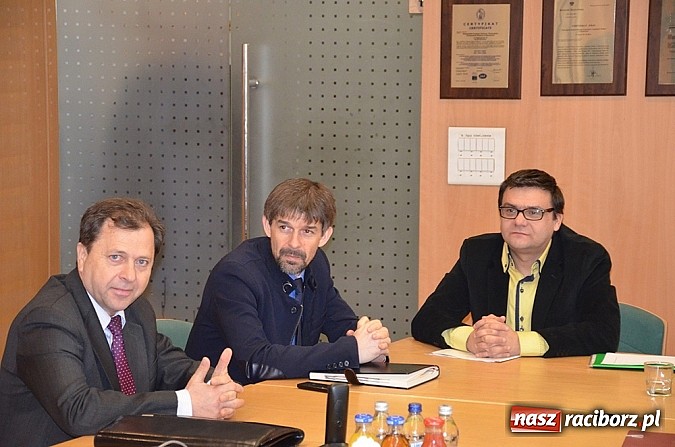 Zdjęcie w galerii na portalu naszraciborz.pl: Wręczono potwierdzenie o przyznaniu dofinansowania inwestycji w Bieruniu wiadomości z regionu