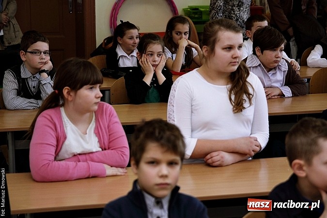 Zdjęcie w galerii na portalu naszraciborz.pl: Trzecioklasiści zmierzyli się z matematyką  wiadomości z regionu