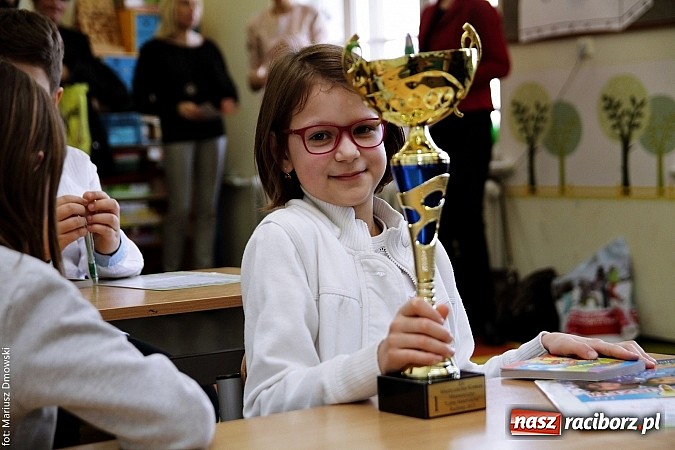 Zdjęcie w galerii na portalu naszraciborz.pl: Trzecioklasiści zmierzyli się z matematyką  wiadomości z regionu