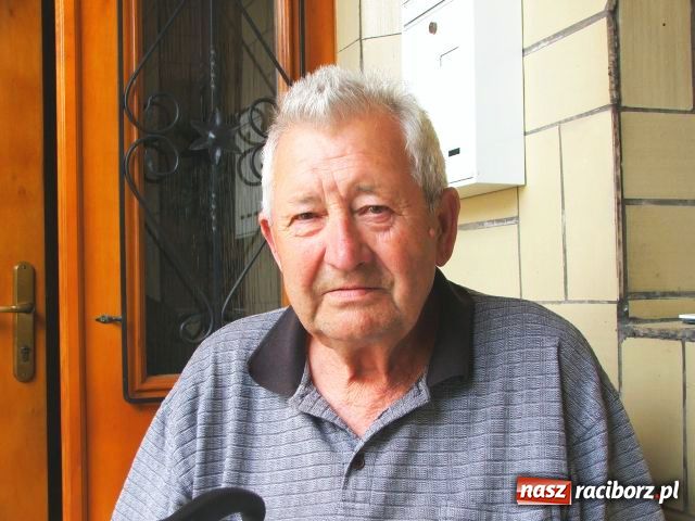 Zdjęcie w galerii na portalu naszraciborz.pl: W Brzeziu odkryto dół pełen kości wiadomości z regionu