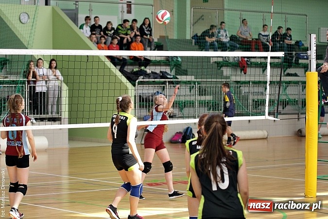 Zdjęcie w galerii na portalu naszraciborz.pl: Rozgrywki gimnazjalistów w siatkówce - sprawdź, kto był najlepszy  wiadomości z regionu
