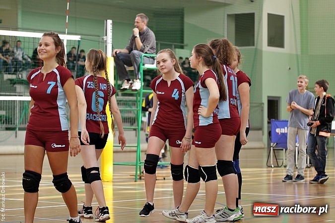 Zdjęcie w galerii na portalu naszraciborz.pl: Rozgrywki gimnazjalistów w siatkówce - sprawdź, kto był najlepszy  wiadomości z regionu